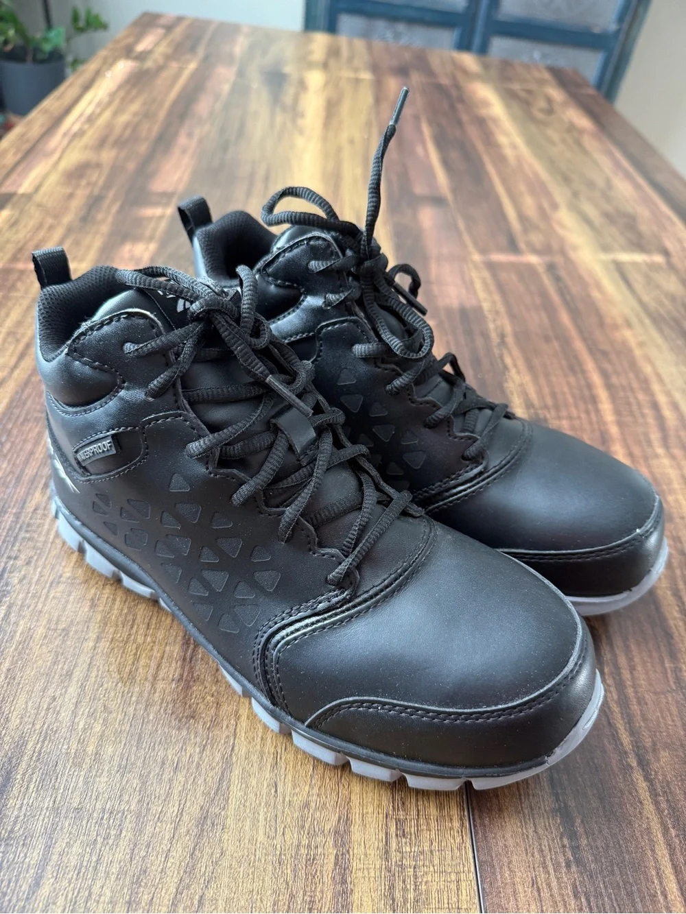 Reebok Work Sublite Cushion Work Waterproof Composite Toe- Size W7/M5